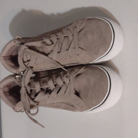 Steve Madden Gryphon sneaker size 7.5 - Picture 1 of 11
